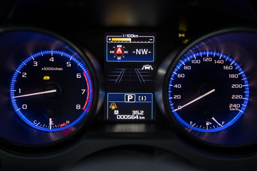 Панель приборов Subaru Outback 2018 года  (WW) (фото 22 из 40)